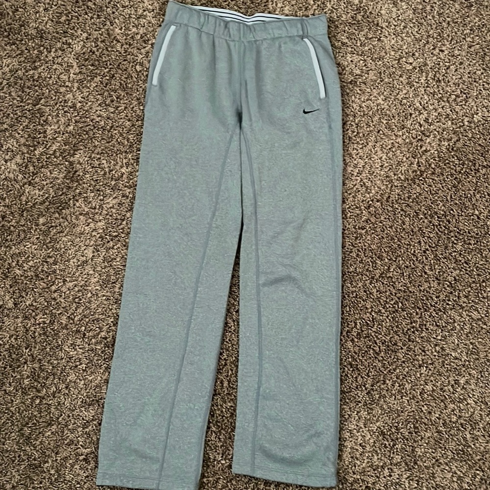 Nike dry-fit sweat pants. Great condition!!